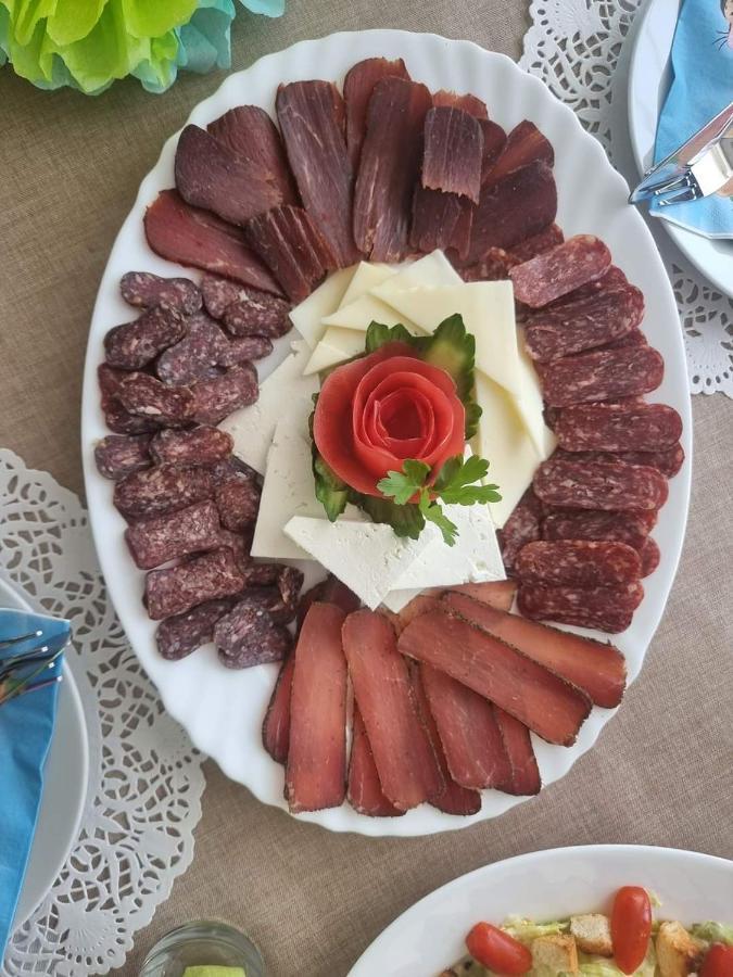Семеен Хотел При Вергил Saparewa Banja Zewnętrze zdjęcie